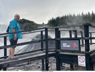 254 a1s. New Zealand - Hell's Gate - mud and thermal walk + Breviss