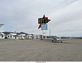 Amboy - Roy's Motel with N8377W