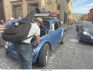 110 a24. San Miguel de Allende  - VW beetle