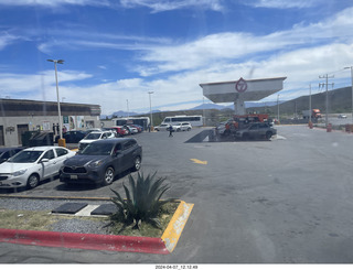 14 a24. long drive to Torreon - food-store stop