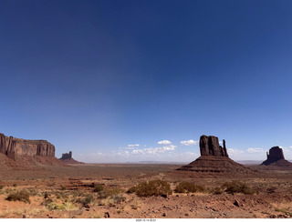 shanley pics - Monument Valley (UT25) - Gouldings vehicle