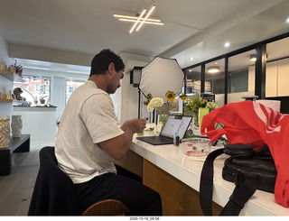 New York City ape statue