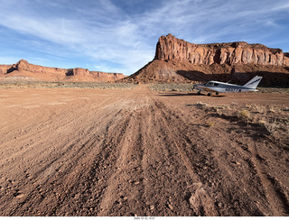 256 a2q. Utah - Happy Canyon airstrip area  - N8377W