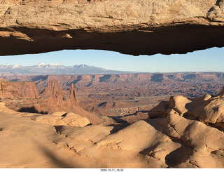 489 a2q. Utah - Canyonlands National Park - Mesa Arch