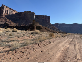 83 a2q. Utah - Mineral Canyon hike