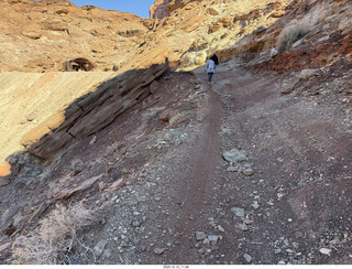 111 a2q. Utah - Mineral Canyon hike - Tyler and Heather