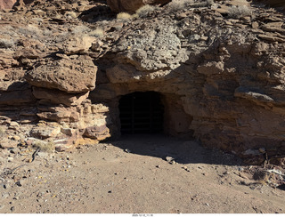 136 a2q. Utah - Mineral Canyon hike - mine