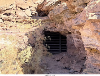 194 a2q. Utah -  Mineral Canyon hike - mine