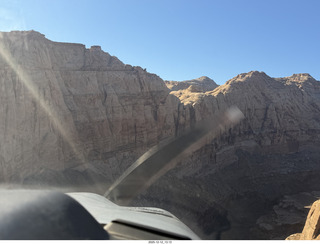 282 a2q. aerial - Utah - canyonlands - Hidden Splendor approach