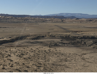 286 a2q. aerial - Utah - canyonlands - Temple Mountain (very soft)