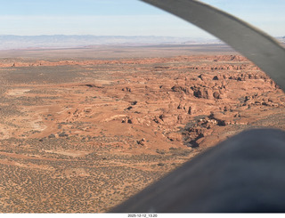 322 a2q. aerial - Utah - canyonlands