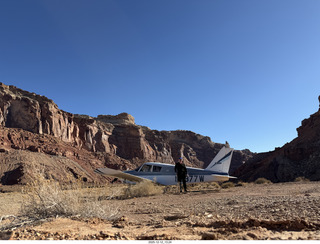 348 a2q. Utah - Hidden Splendor - N8377W