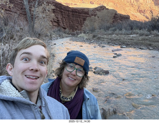 447 a2q. Utah - Hidden Splendor hike - Tyler and Heather