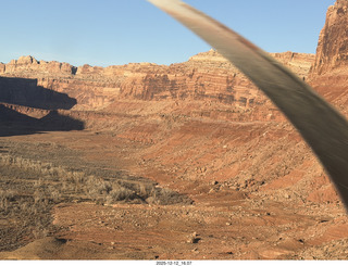 566 a2q. aerial - Utah - canyonlands