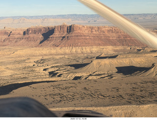 576 a2q. aerial - Utah - canyonlands