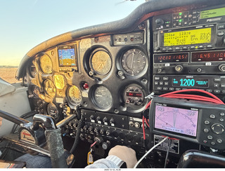 598 a2q. N8377W instrument panel