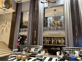 New York City - Manhattan - American Museum of Natural History - pigeons