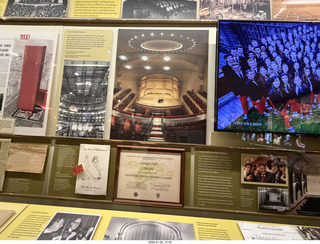 165 a2r. New York City - Manhattan - Carnegie Hall tour - museum